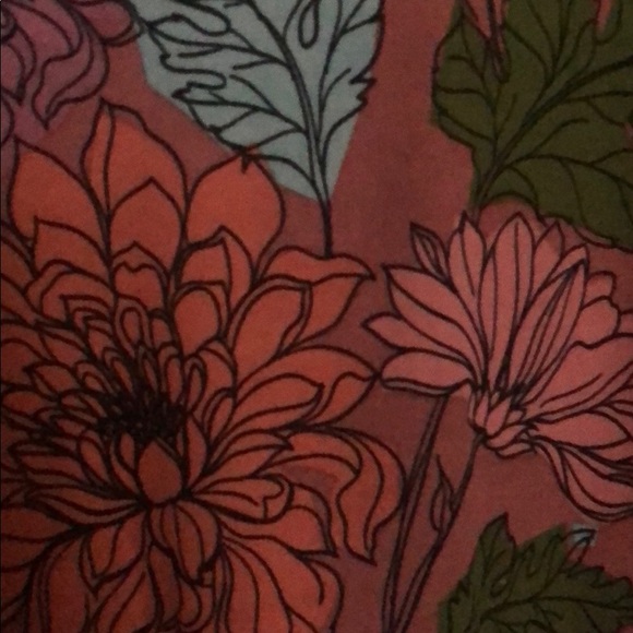 Lula Roe Women’s Top - Picture 4 of 4